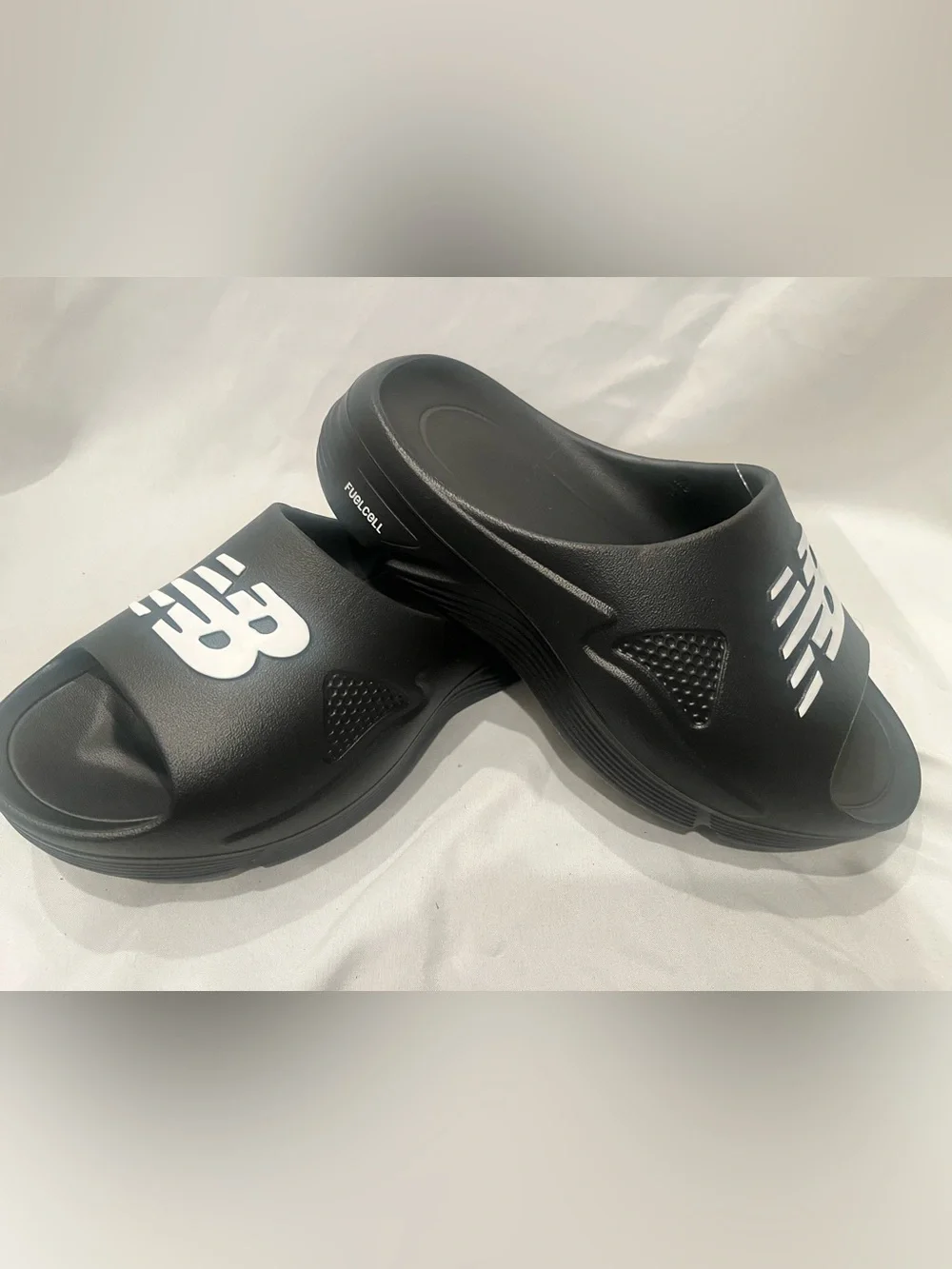 New Balance Fuel Cell Slides - BNWT 9M or 10.5w